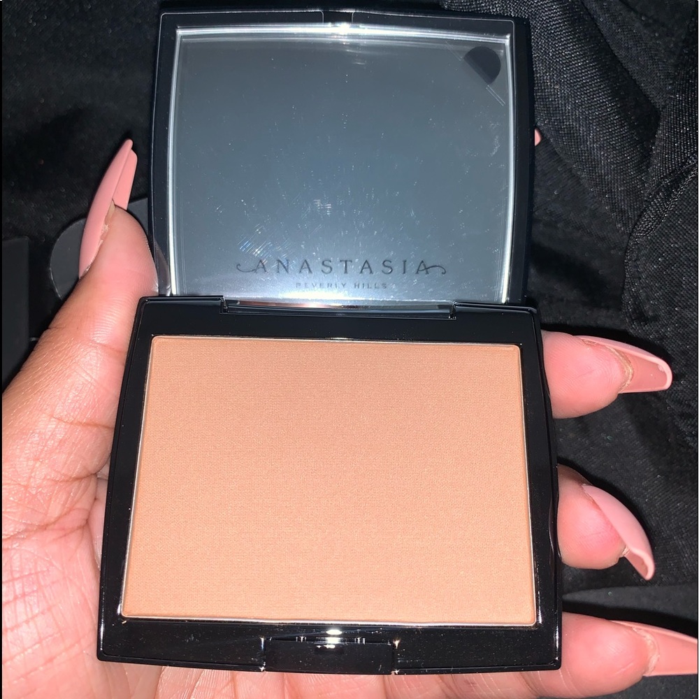 NWT Anastasia Beverly Hills bronzer - Saddle